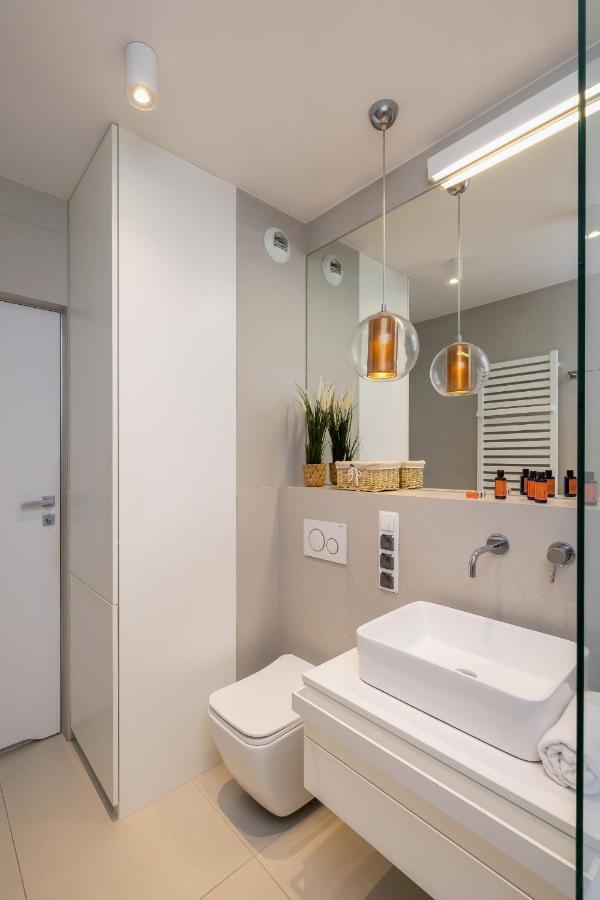 Vetulaniego Apartment With Air Conditioning & Parking By Renters Prestige Cracovia Esterno foto